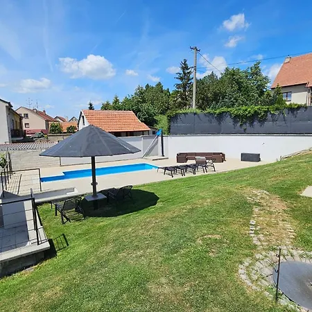 Villa Pod Majakem